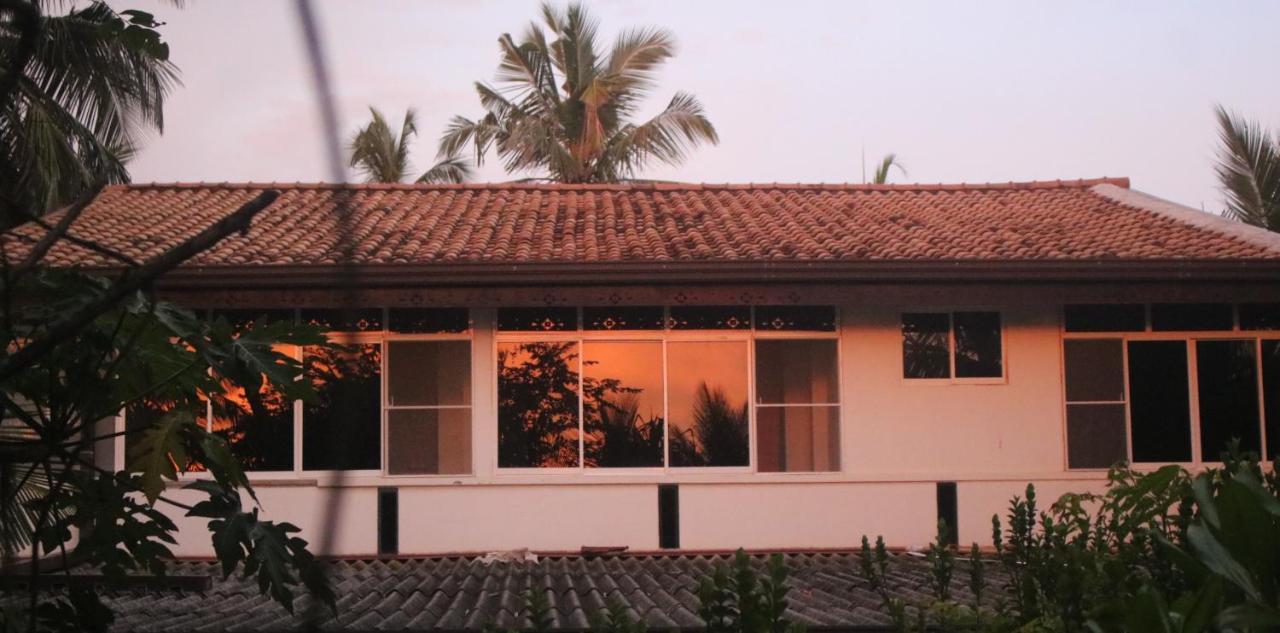 Happy Cocos Beach House Waskaduwa Zewnętrze zdjęcie